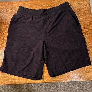 Lululemon shorts size L